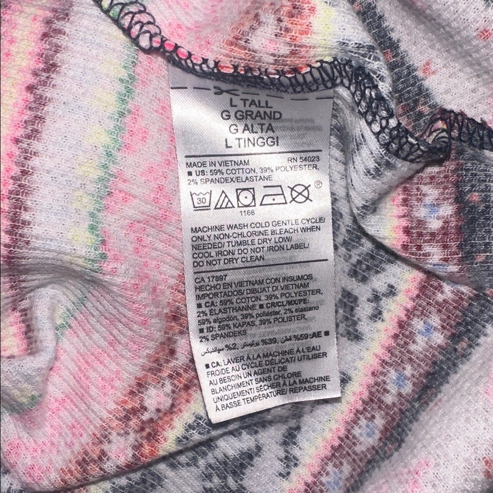 Old navy brand. Very long shirt. Very bright & colorful long sleeve shirt. - Picture 6 of 6